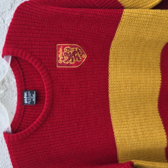 Harry Potter Gryffindor Pullover Knit Cropped Crewneck Sweater Size 2XL - Picture 2 of 7